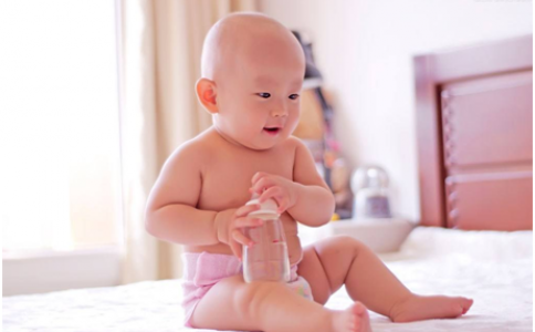 激光打标机在玻璃奶瓶上的应用-让婴幼儿用品更安全