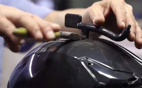 头盔着火了，但你们知道3D激光切割摩托车头盔吗？